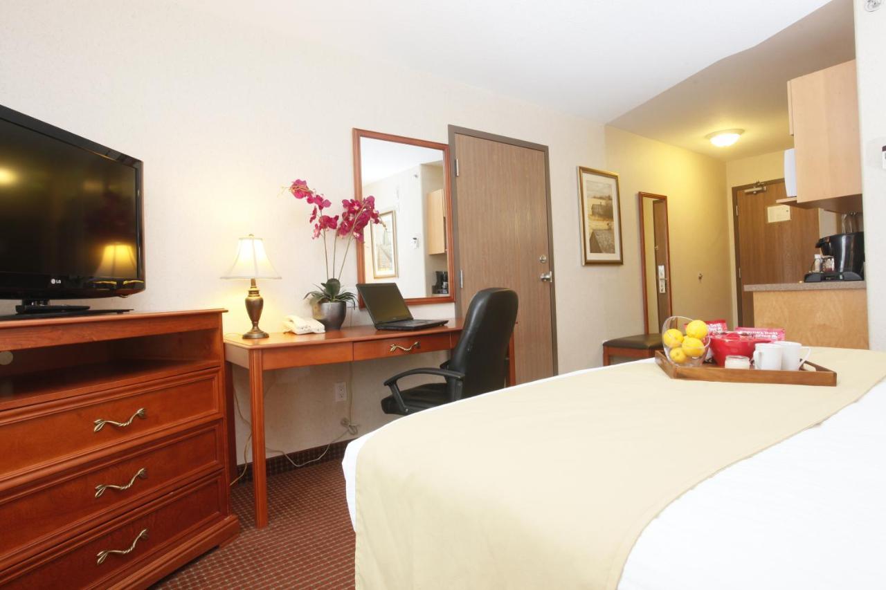 Stonebridge Hotel Dawson Creek Εξωτερικό φωτογραφία