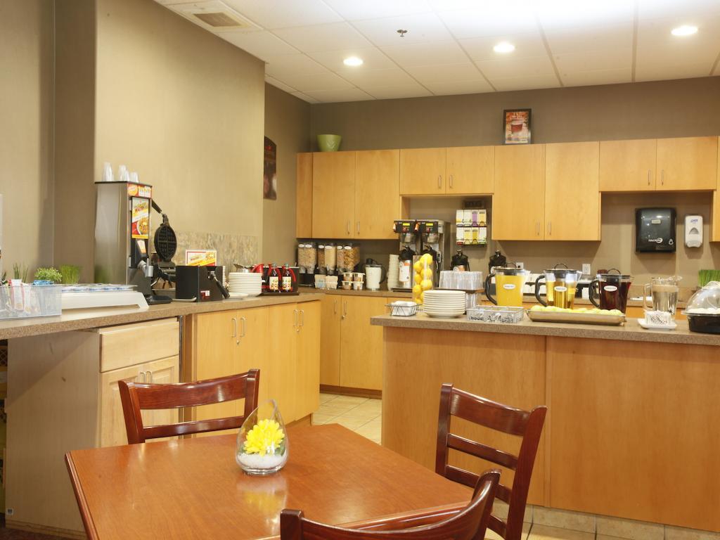 Stonebridge Hotel Dawson Creek Εξωτερικό φωτογραφία